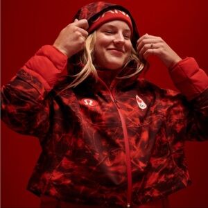 Lululemon Canada Cropped Windbreaker